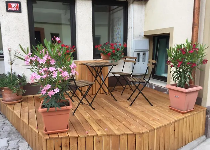 Castle Way Apartments Tamy
