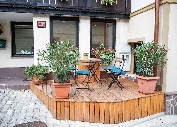 Castle Way Apartments Tamy