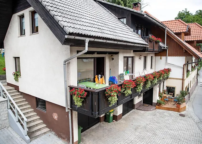Castle Way Apartments Tamy